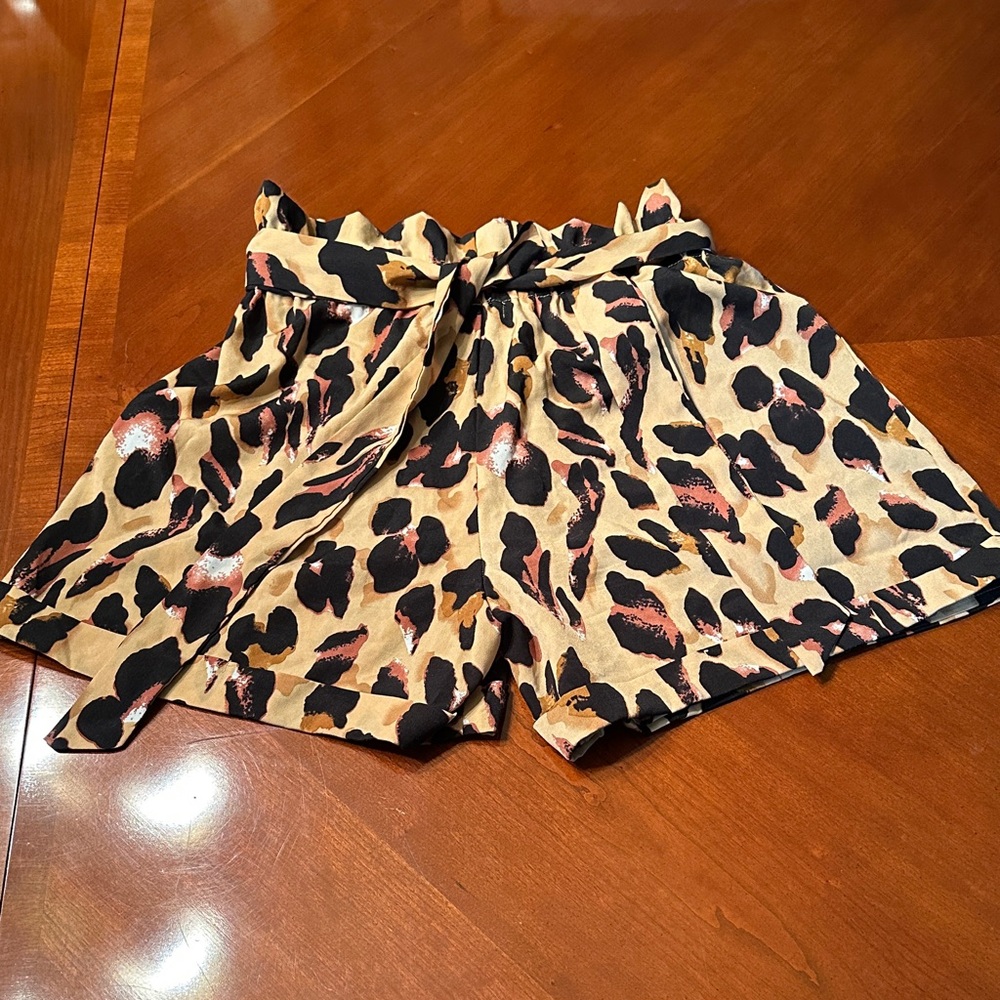 PrettyLittleThing leopard paper bag shorts